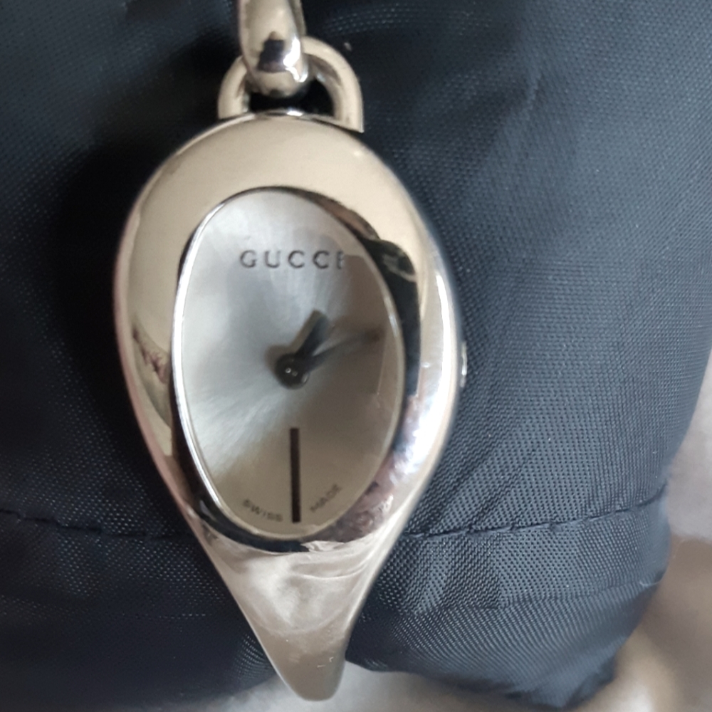 Gucci  authentic watch silver